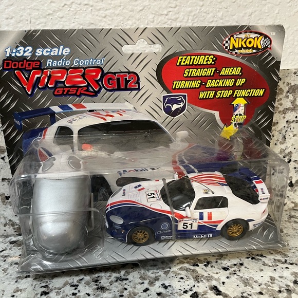 Dodge Viper radio control GT 2 car - Picture 11 of 11